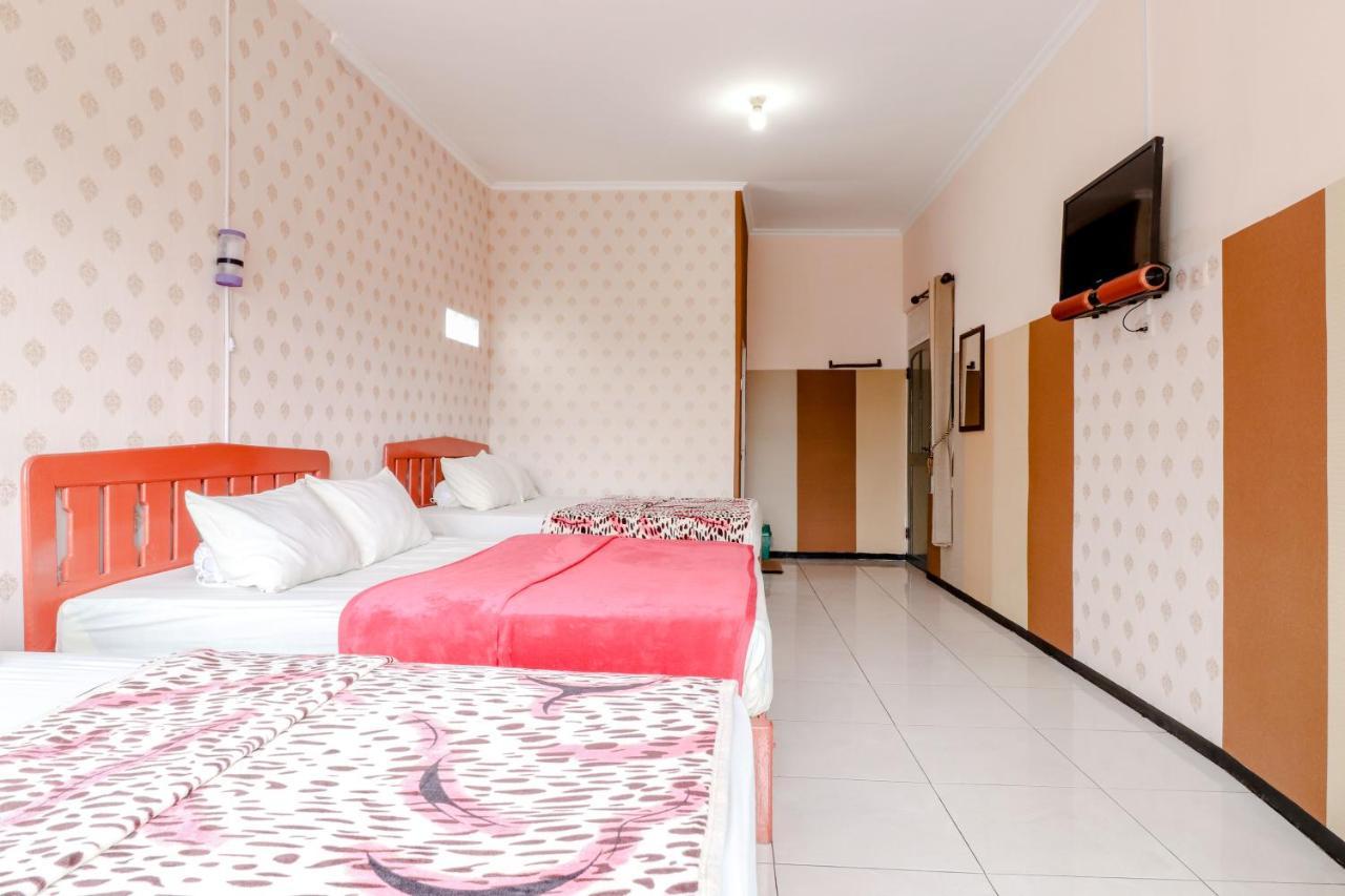 Hotel Bintang Malang Kültér fotó