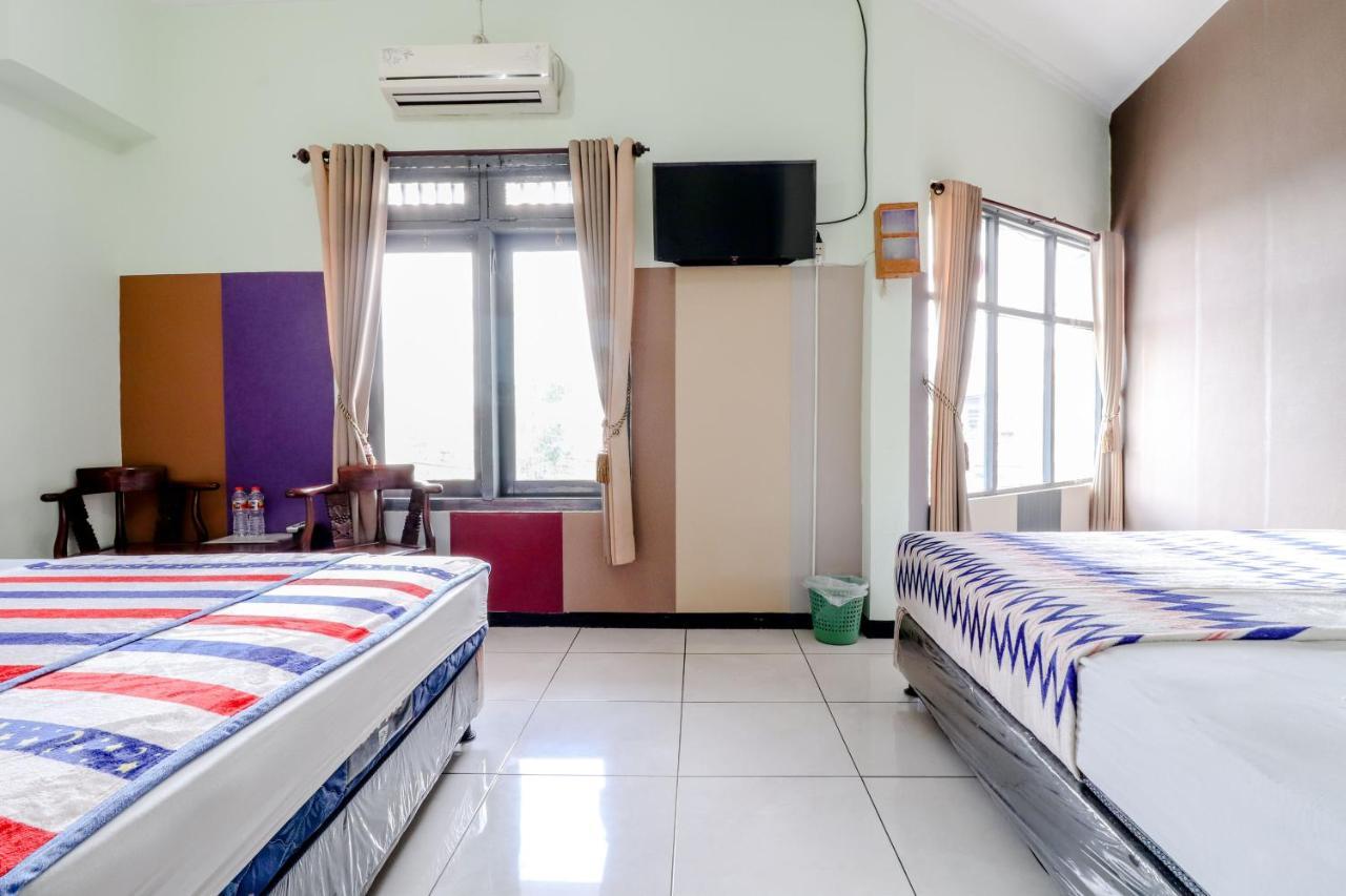 Hotel Bintang Malang Kültér fotó