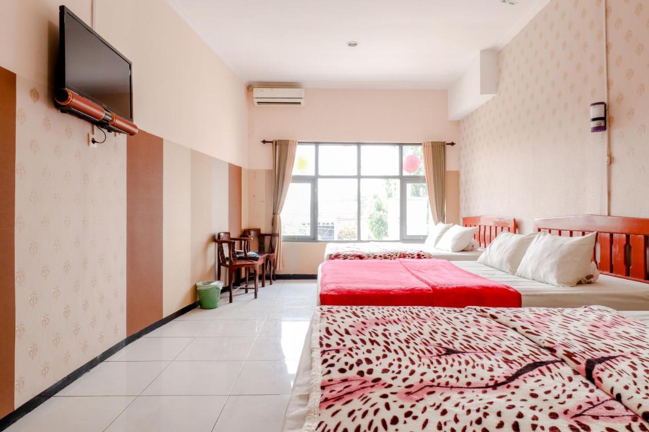 Hotel Bintang Malang Kültér fotó
