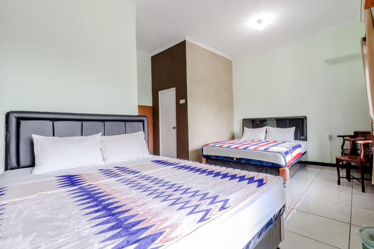 Hotel Bintang Malang Kültér fotó