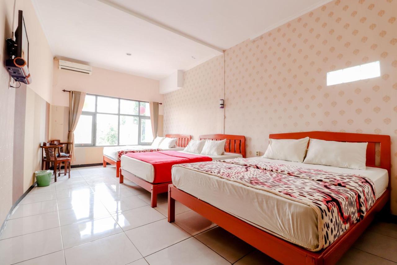 Hotel Bintang Malang Kültér fotó